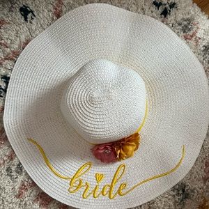 Bride sunhat and tote bag